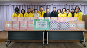 대구동흥교회, 신천1ㆍ2동에 이웃돕기 성금 전달