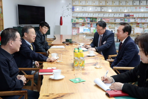 지역산단 입주기업 찾은 권기창 안동시장