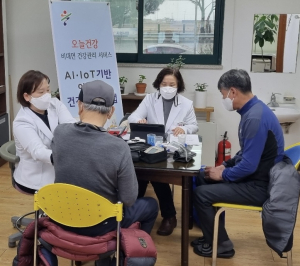 울진군, AI·IoT 기반 어르신 건강관리 사업 진행