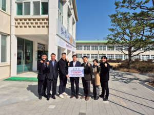 윤원섭 대표, 칠곡 순심고 육상부에 후원금 기탁
