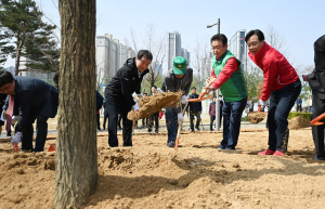 경북도, 식목일 기념 나무심기 ‘성료’