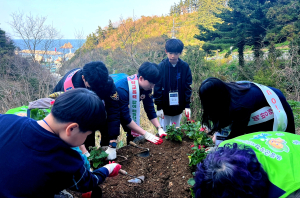 울릉경찰서,  청소년 범죄예방 교육ㆍ꽃심기
