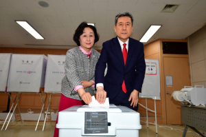 “포항의 미래 결정…소중한 주권 행사 하세요”