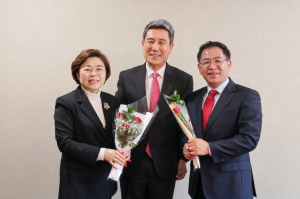 “지역발전 힘 모아달라”…이강덕 포항시장, 김정재ㆍ이상휘 당선인에 당부