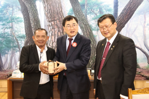한국계 볼리비아 전 대선후보 정치현, 경주시 방문