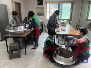 울진군 금강송면 지사협, 봄맞이 마음담은 김치반찬사업