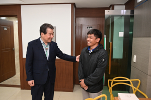 4월은 라오스 새해…김천, 계절근로자 위문