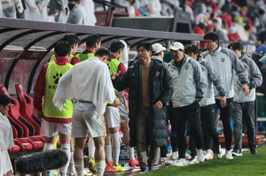 ‘1위 탈환은 다음 기회에’…김천상무 포항 원정 0대 0 무승부