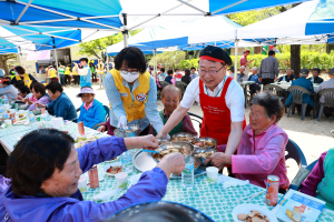 울진군, 사랑의 밥차ㆍ재능 나눔 활동 ‘훈훈’
