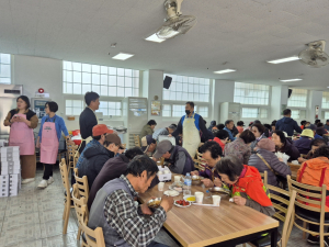 포항시 연일읍 ‘어르신 자장면 무료 나눔봉사’로 이웃사랑 실천