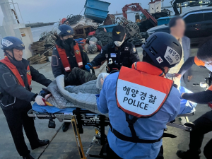 포항해경, 이가리항 해상 응급환자 이송