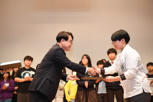 청도군 인재육성장학회, 장학금 수여