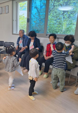 대구시 동구 신천4동, 가정의 달 맞이 경로당 방문