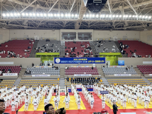 스포츠 도시 상주 물들인 메치기 한 판