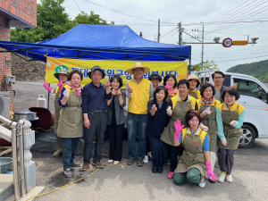 대구군위군향우회, 어르신에 중식 봉사