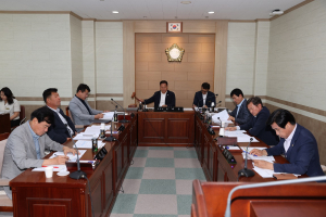 상주시의회, 의원 연구단체 심의 위원회