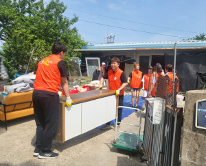포항 포애버봉사단, 어르신 집수리 활동