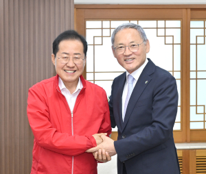 홍준표 대구시장, 유인촌 문화체육관광부 장관 접견