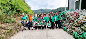대구시 군위군 산성면 새마을협의회ㆍ부녀회, 농약 빈병 수집ㆍ분리수거