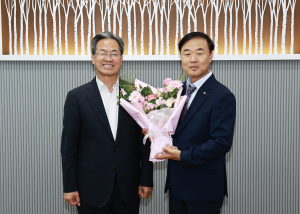 영양군, 경북도 지방세 성실납세자 표창패 전수