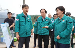 의성 찾은 송미령 농림축산식품부장관, 호우 복구상황 점검