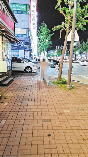 포항서 ‘알몸 남녀’ 거리 활보…경찰 체포