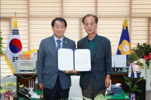 안동시의회, 김승진 씨 유공 표창패 수여식