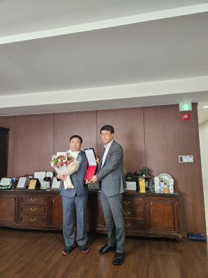 포항시, 경북도 성실납세자에 도지사 표창 전달