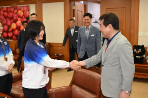 김천시, 파리 영웅 허미미ㆍ김지수에 포상금
