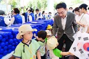 한국자유총연맹 대구동구지회 ‘나라사랑 태극기달기 캠페인’