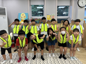 백제실업, 울진군에 아동용 안전조끼 기부