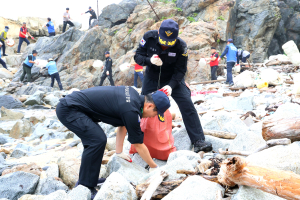 동해해경, 해양쓰레기 정화활동 실시