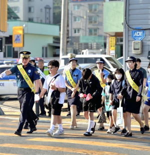 청도署, 어린이 등굣길 교통안전 캠페인