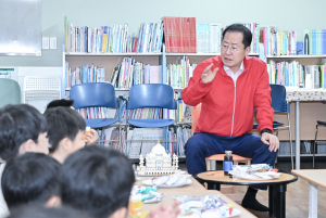 홍준표 대구시장, 추석 명절 아동복지시설 위문