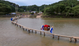 “영주 무섬마을 외나무다리 건너며 힐링”