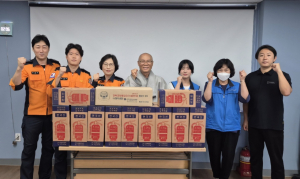 대구수성소방서, 노유자시설 대상 소화기ㆍ시청각단독경보형감지기 전달