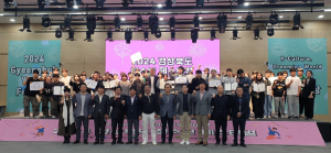 춤과 음악에 흠뻑 빠진 청소년 페스티벌
