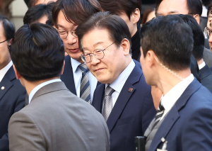 이재명, '공선법 위반' 1심 징역 1년, 집유 2년…직 상실형