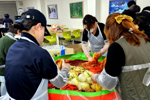 울릉고등학교, 경로당에 김장 나눔