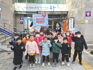 대구 동구 효목동 딩동댕어린이집, 별빛마음야시장 수익금 성금 전달