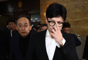 비상계엄 후폭풍…與 “내각 총사퇴” 野 “탄핵 열차 추진”