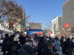 보수단체 광화문서 “韓 적이냐 아군이냐”