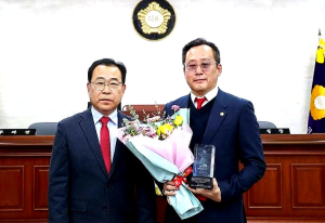 홍성근 울릉군의원, 경북도 의정봉사대상 수상
