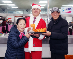 “더 어려운 이웃 돕자”…칠곡 어르신들, 쌈짓돈 쾌척