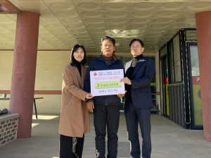 서장석 형제한우 대표, 영주시 단산면에 성금 500만원 기탁