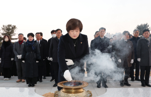 대구교육감, 충혼탑 참배 “호국영령의 정신 잇겠다”