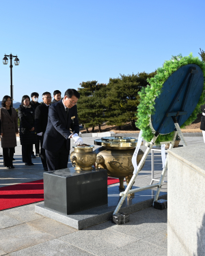 영천교육청, 을사년 새해맞이 신년참배 실