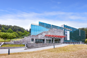 “미술사적 가치 높은 소장품 수집합니다”