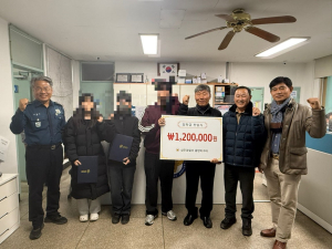 상주署 중앙지구대 생활안전協, 우수 학생 장학금 120만원 전달