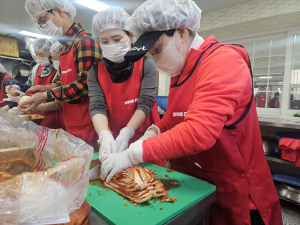 대구시 공무원 봉사단, 급식지원…복지관 일손 돕기 ‘분주’